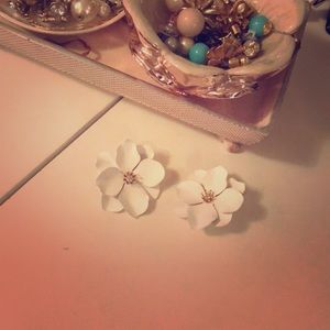 White flower earrings